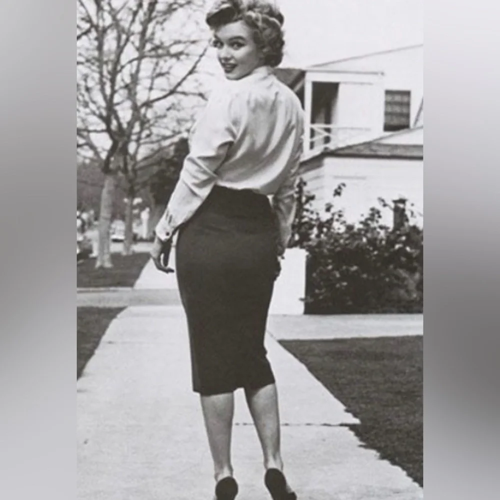 NWT Bettie Page Pencil Skirt. Olive Green. - Picture 2 of 13